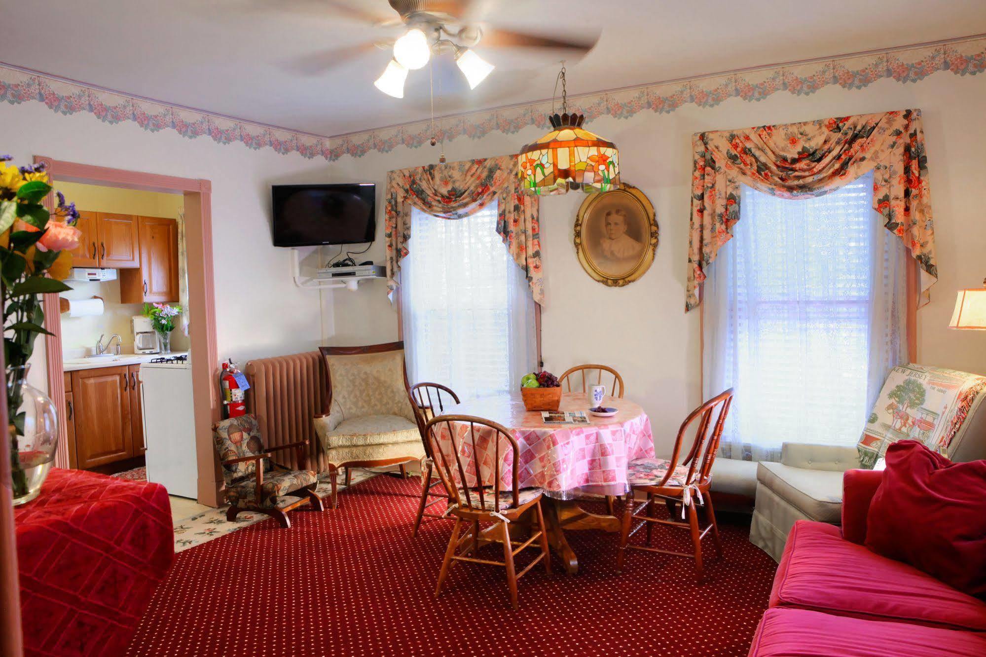 Antoinette'S Apartments & Suites 케이프 메이 외부 사진